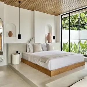Villa The By The Young, Uluwatu (Bali)